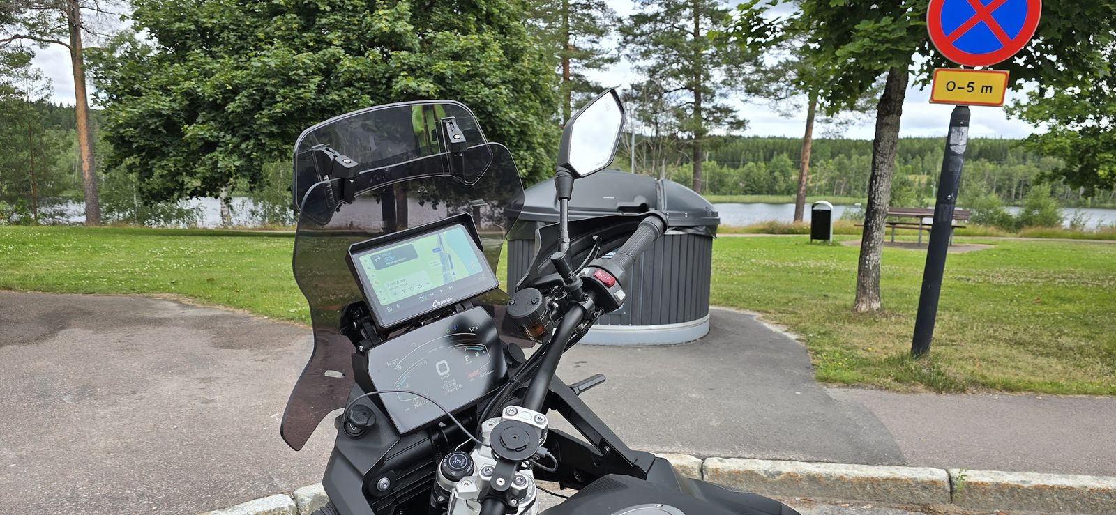 The screen stayed readable with the sun directly on it, navigation front and centre
