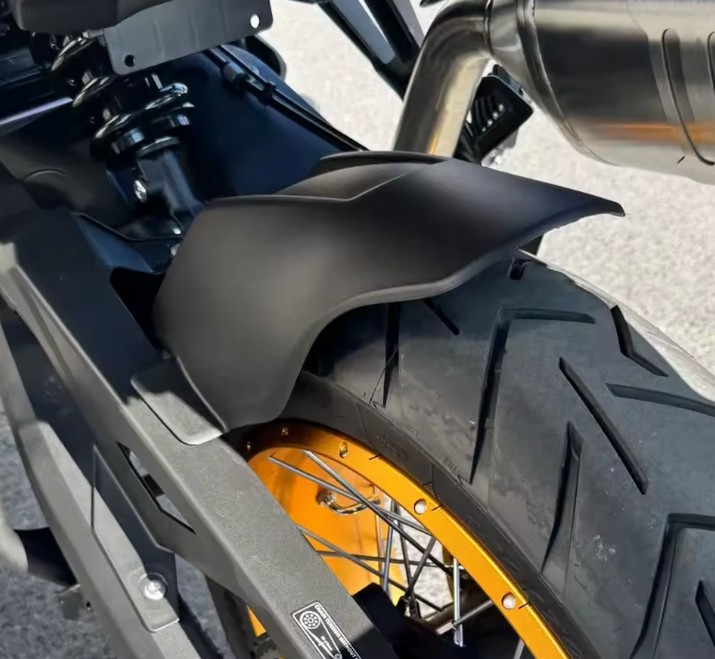 Rear fender add-on for DS900X
